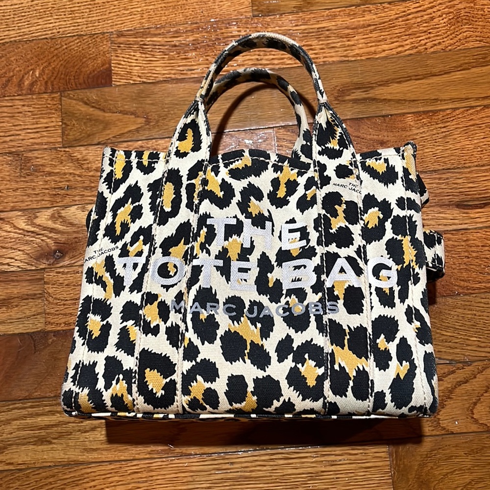 The Marc Jacobs Tote (Small) in Leopard